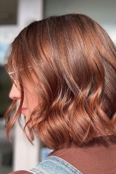 MID-LENGTH HAIRSTYLES AT BEST HAIR COLOUR SALONS IN FLEET AND WOKINGHAM