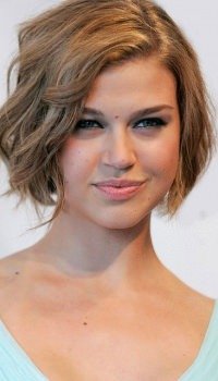 classic-short-ladies-hairstyle